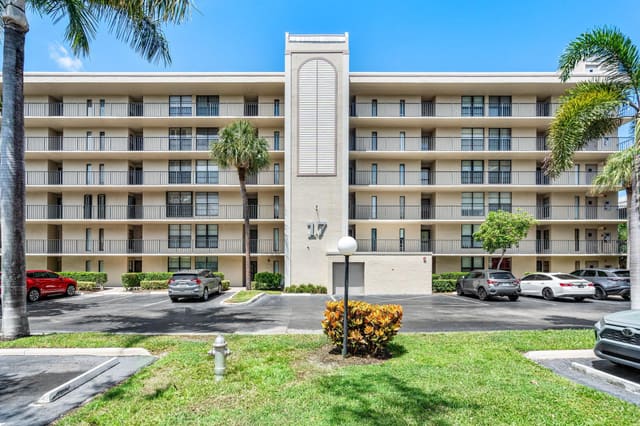 17 Royal Palm Way 504, Boca Raton, FL 33432