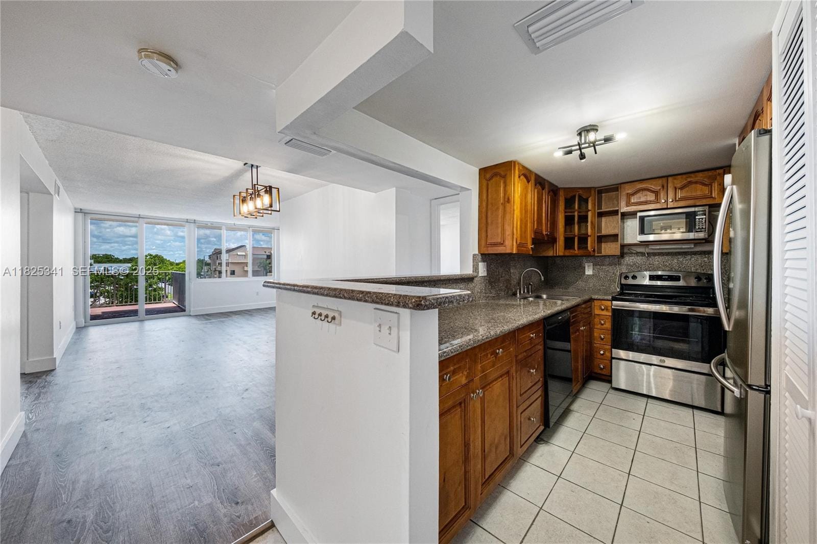 10700 SW 108th Avenue C316, Miami, FL 33176 photo 9