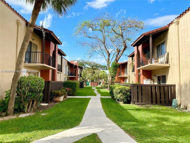10794 N Kendall Drive B6, Miami, FL 33176