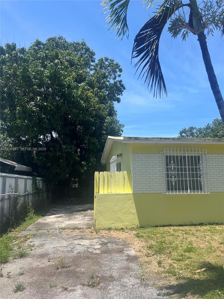 1825 NW 112th Street, Miami, FL 33167 photo 3