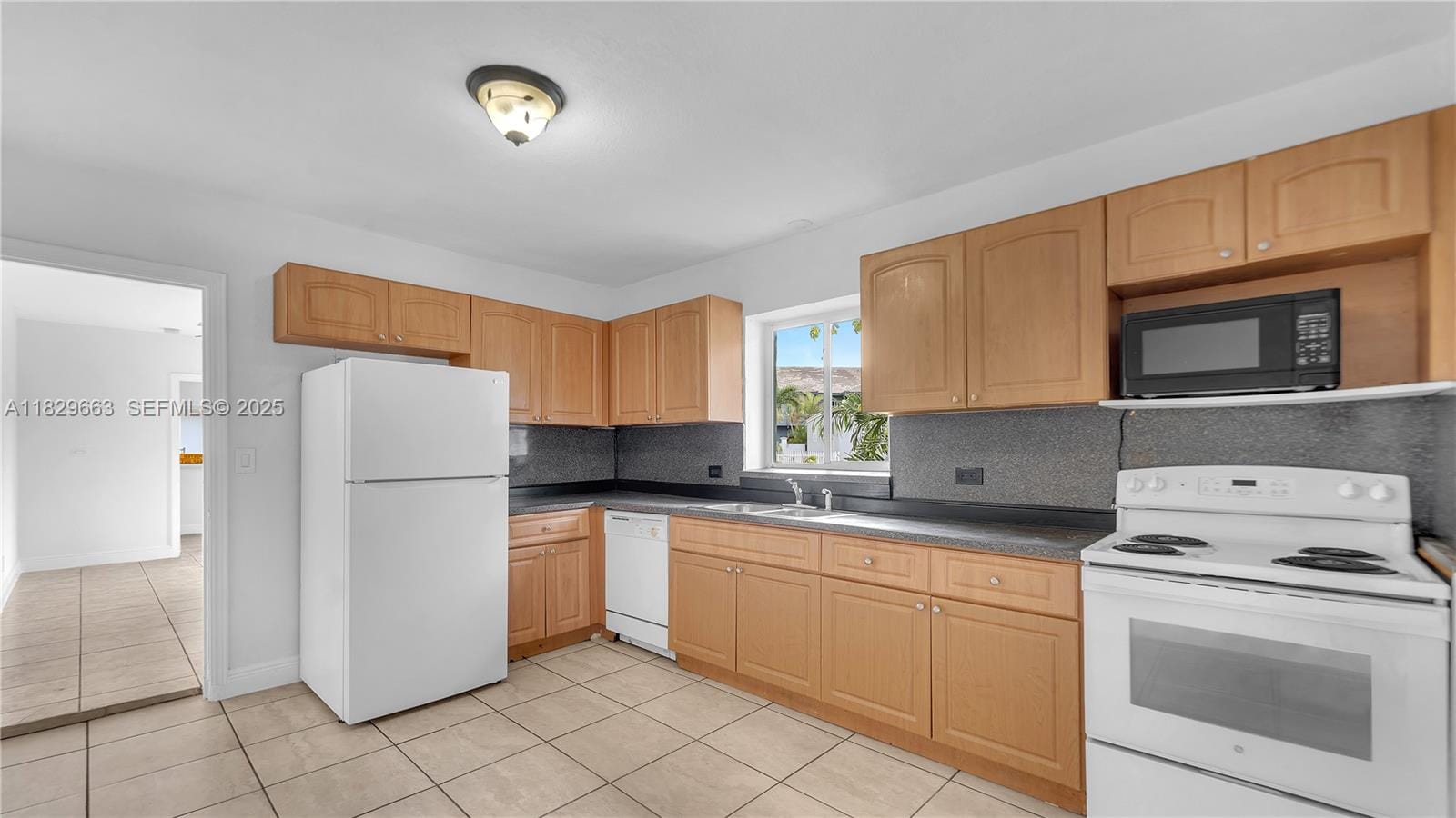 601 SE 8th Place, Hialeah, FL 33010 photo 18