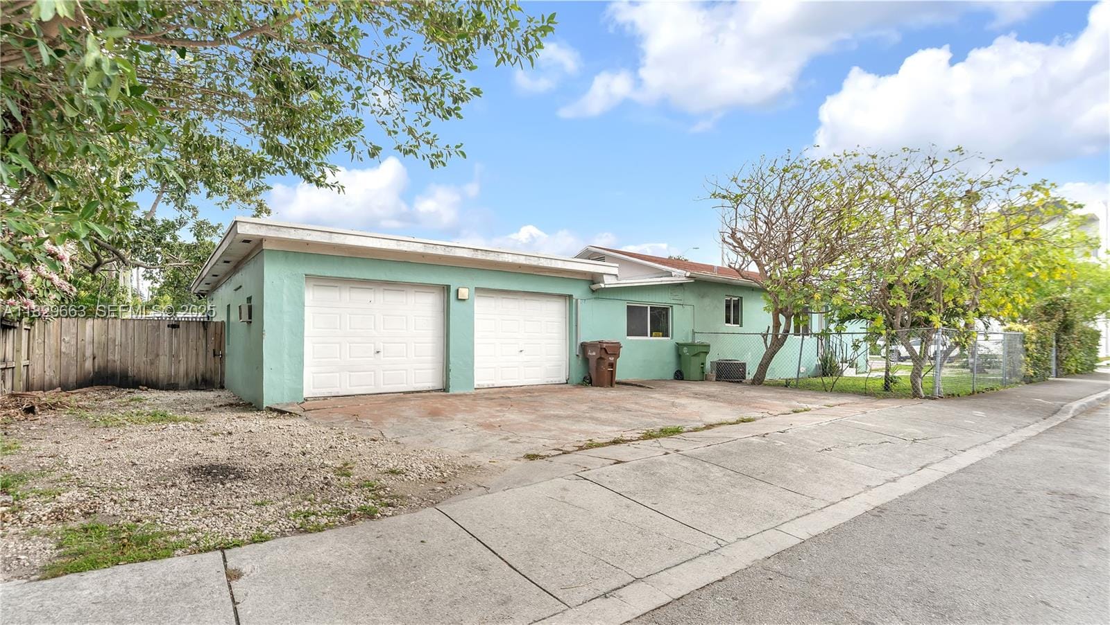 601 SE 8th Place — photo 4