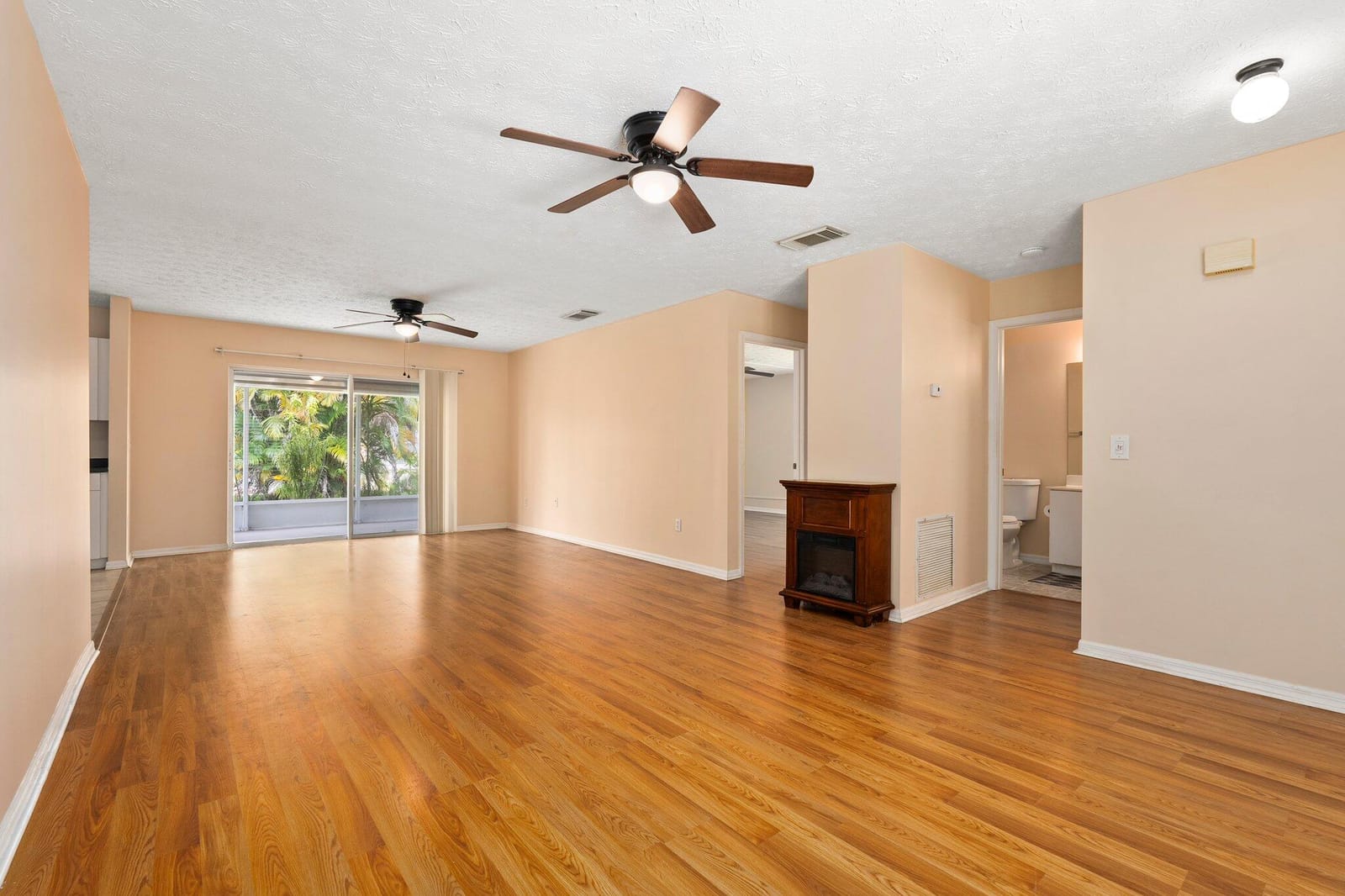6725 Tulipan — photo 4