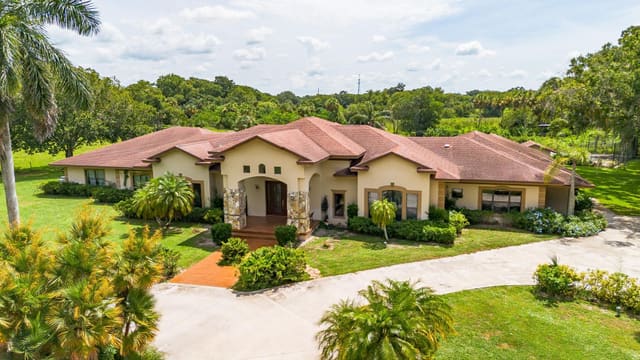 2085 SE 4th Street, sold in Bet-Her Acres, Okeechobee, FL
