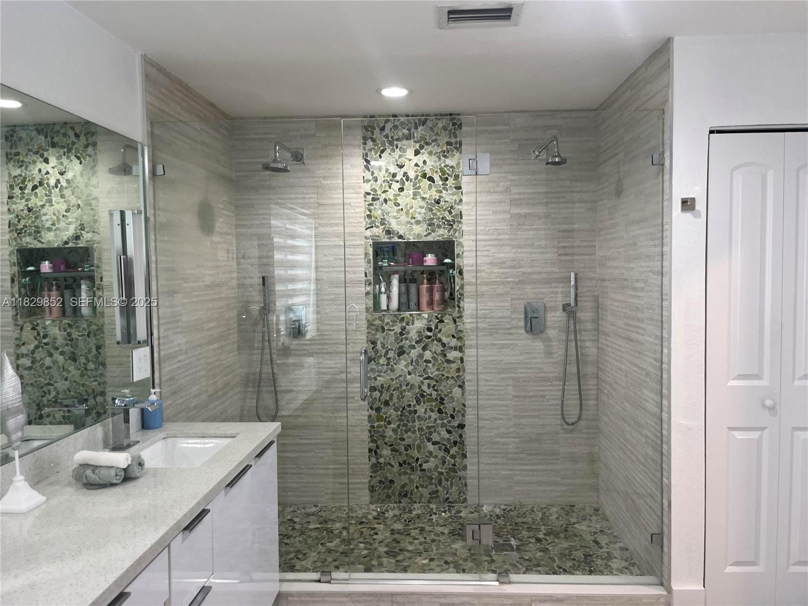 325 Calusa Street 96 — photo 11