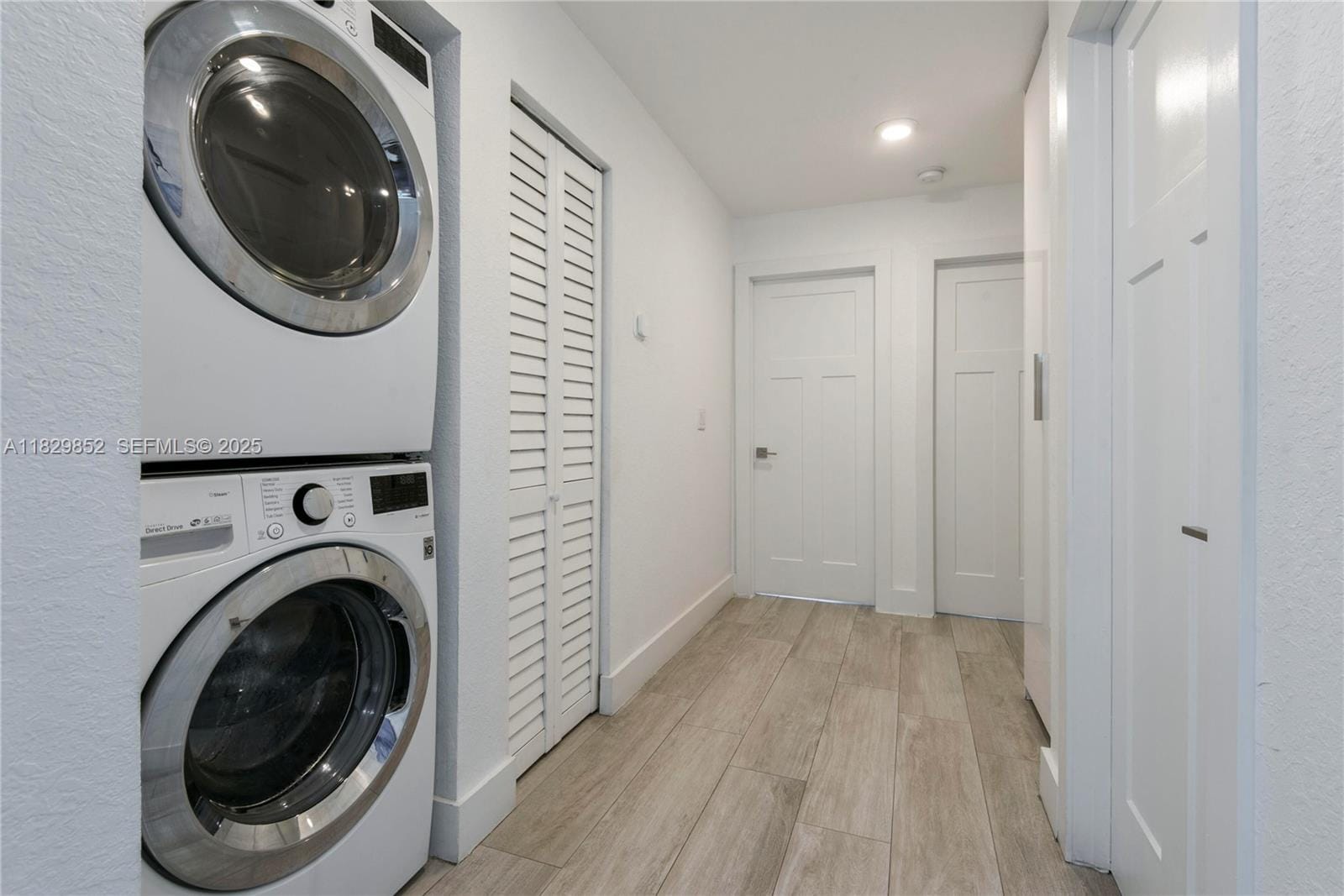 325 Calusa Street 96 — photo 7