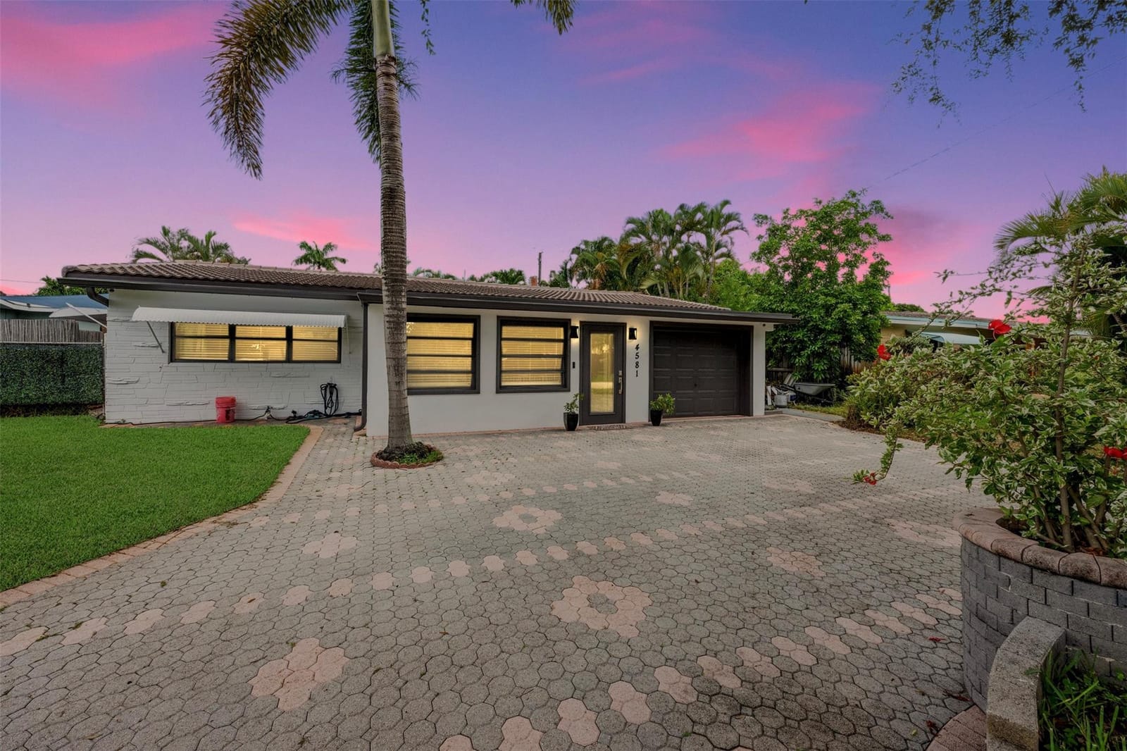 4581 NE 3rd Terrace, Oakland Park, FL 33334 photo 2