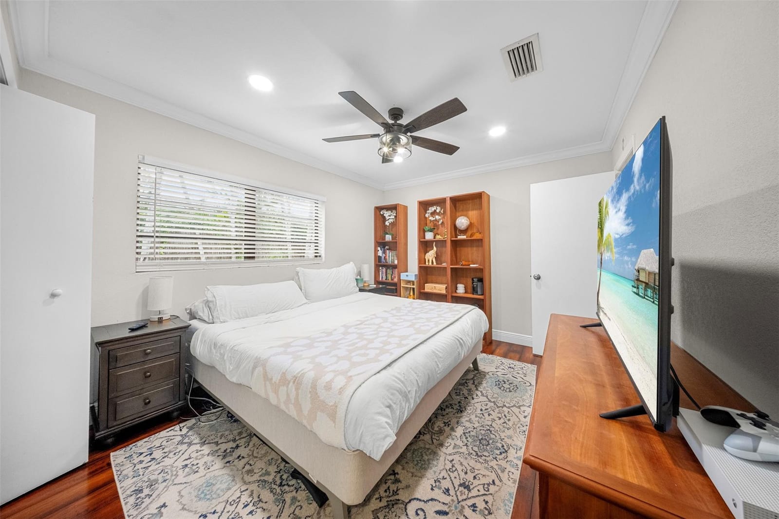 4581 NE 3rd Terrace, Oakland Park, FL 33334 photo 15