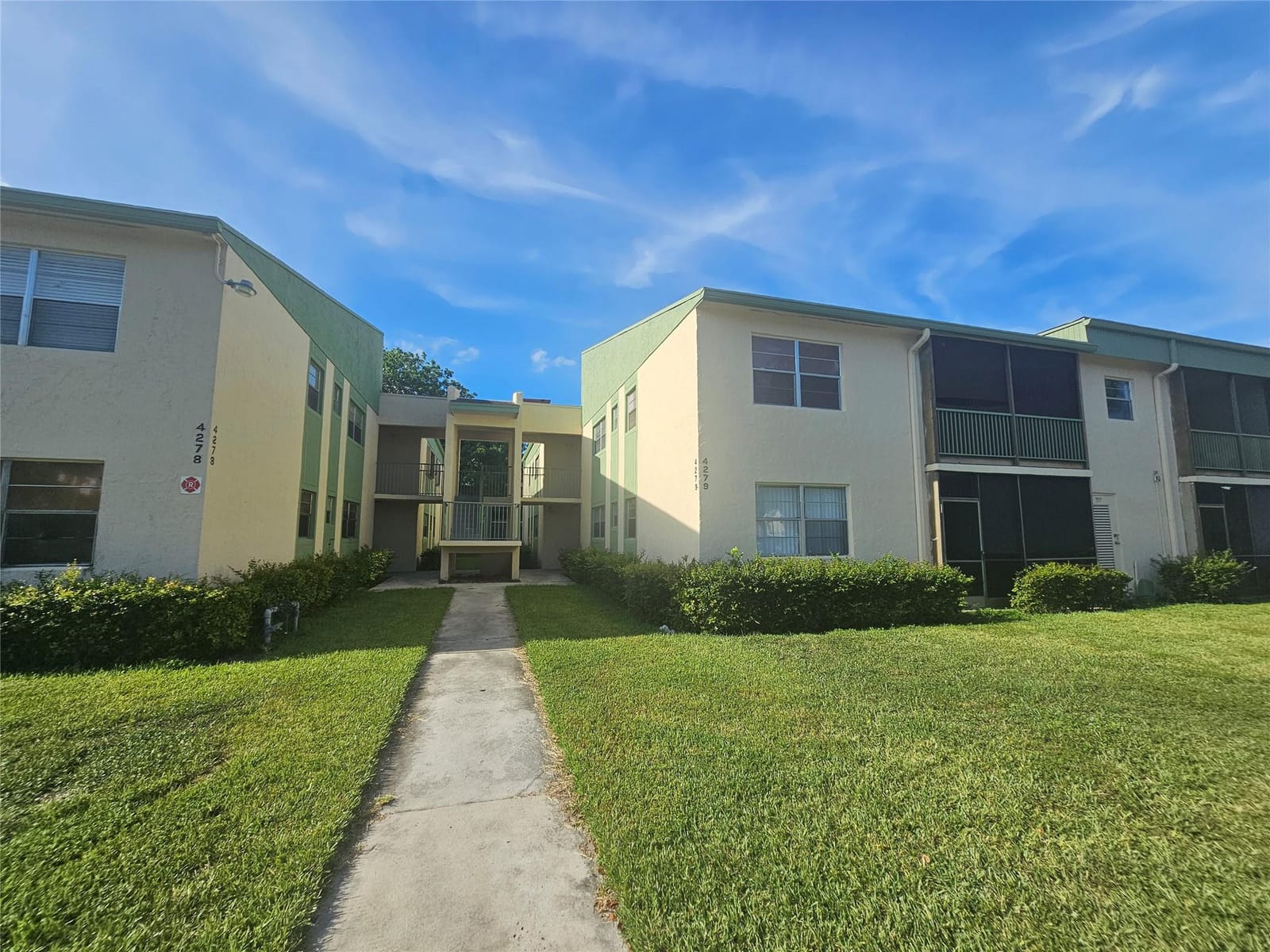 4279 NW 89th Avenue 205, Coral Springs, FL 33065