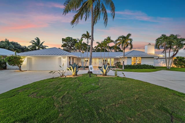 86 Golfview Drive, Tequesta, FL 33469