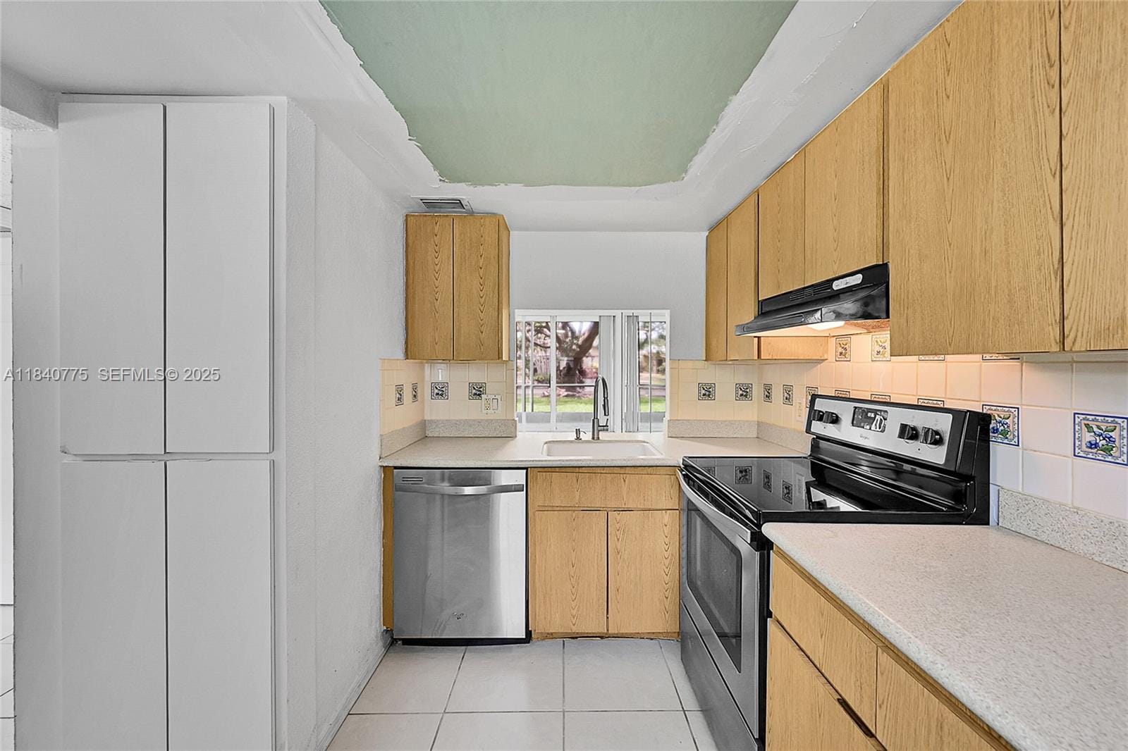 112 S Royal Park Drive 1C, Oakland Park, FL 33309 photo 6