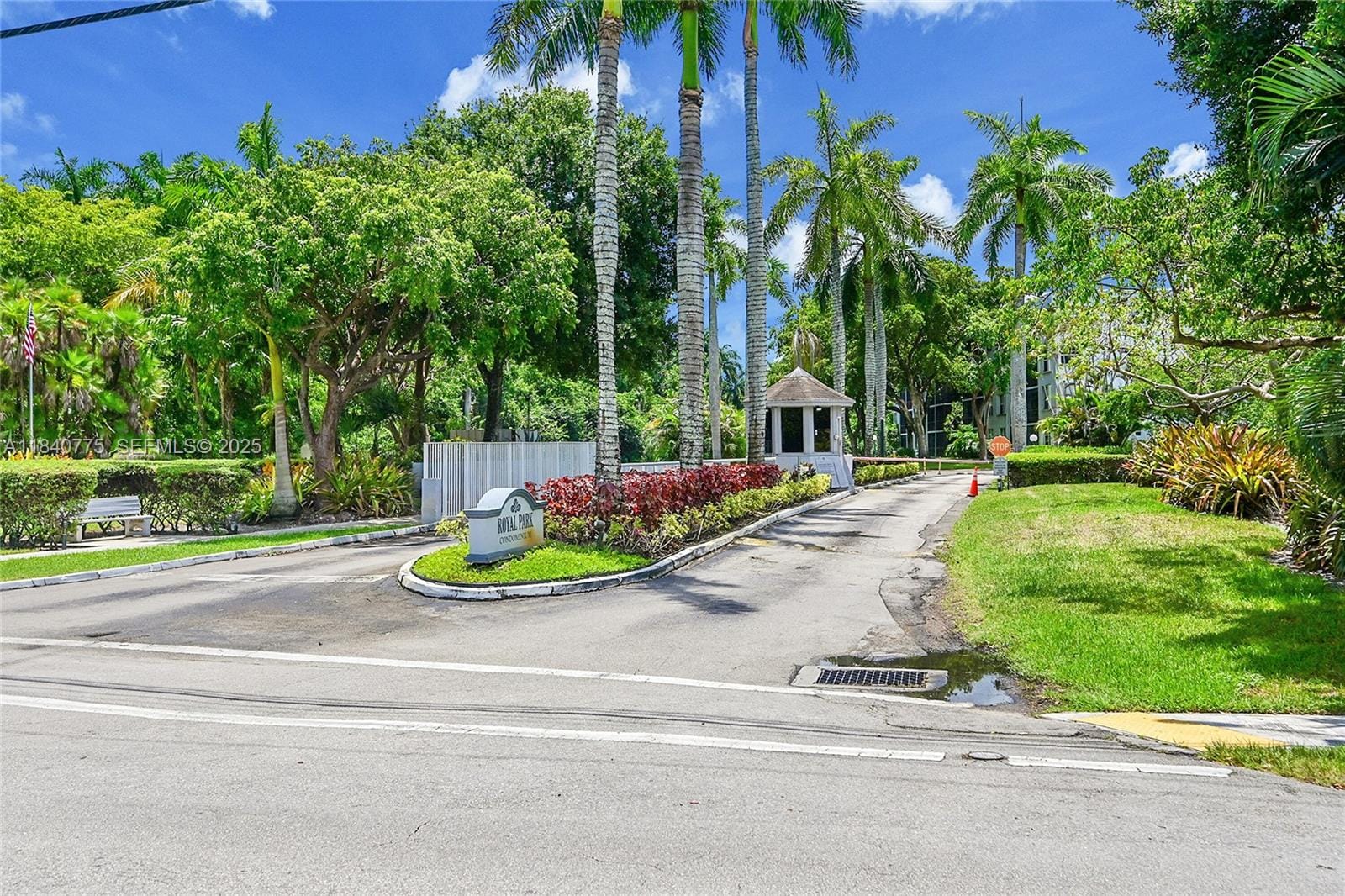 112 S Royal Park Drive 1C, Oakland Park, FL 33309