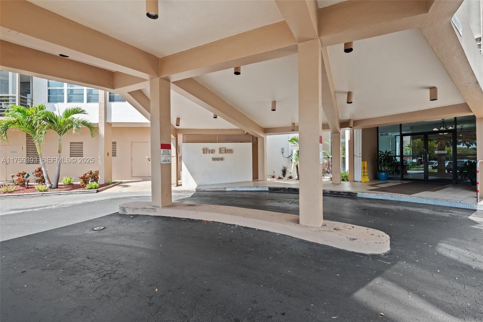 1000 Saint Charles Place 603 — photo 2