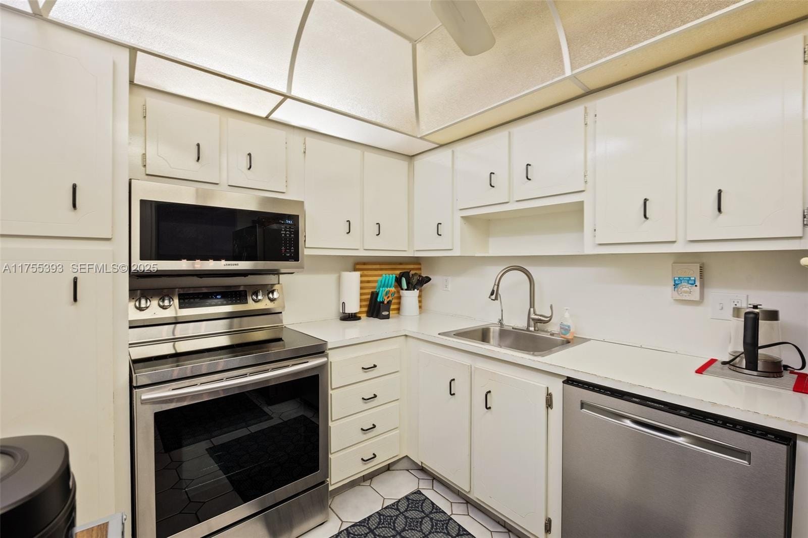 1000 Saint Charles Place 603 — photo 6