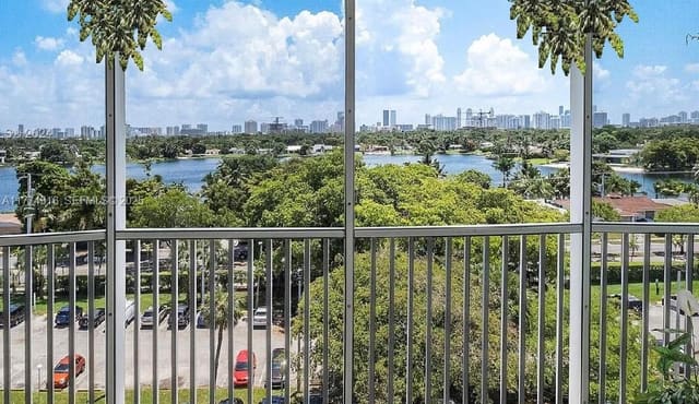 1780 NE 191st Street 606-2, Miami, FL 33179
