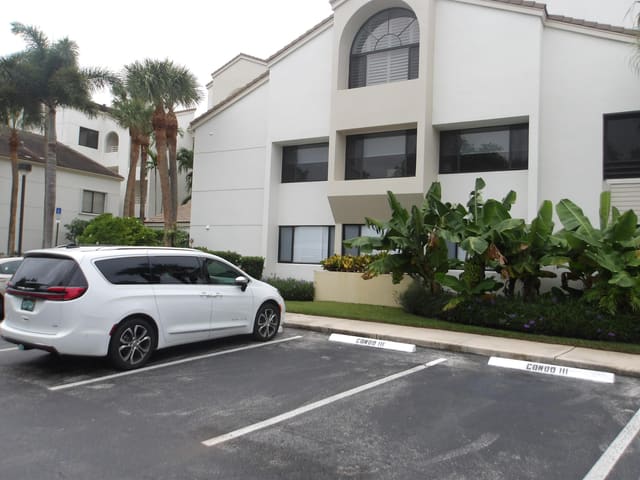 918 Oak Harbour Drive 918, Juno Beach, FL 33408