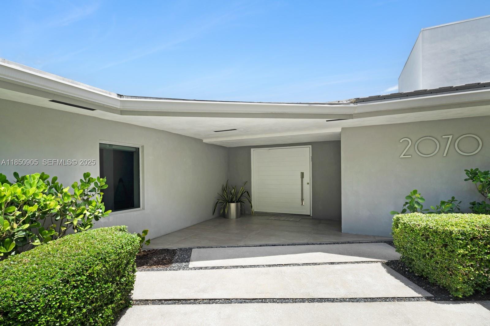 2070 NE 194th Terrace, North Miami Beach, FL 33179 photo 2
