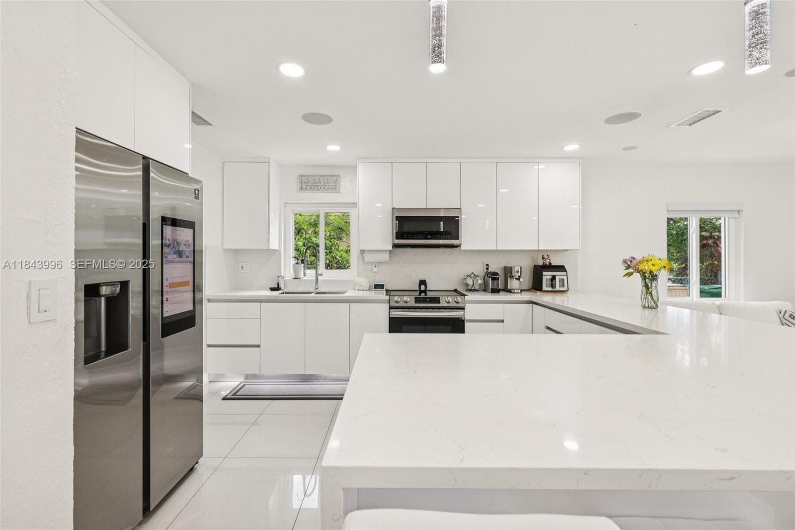 7711 NW 38th Street, Davie, FL 33024