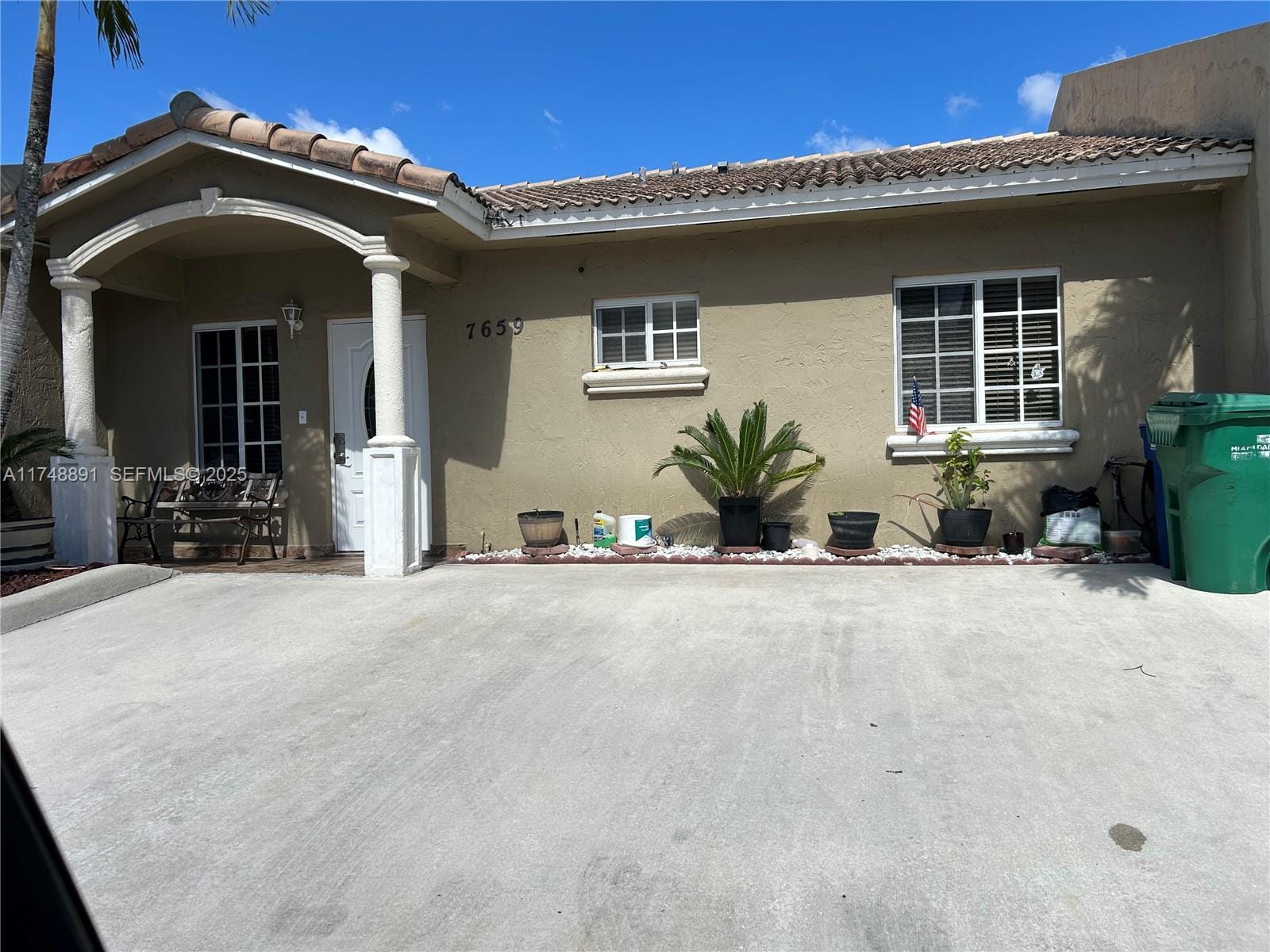 7659 NW 182nd Lane 806, Hialeah, FL 33015