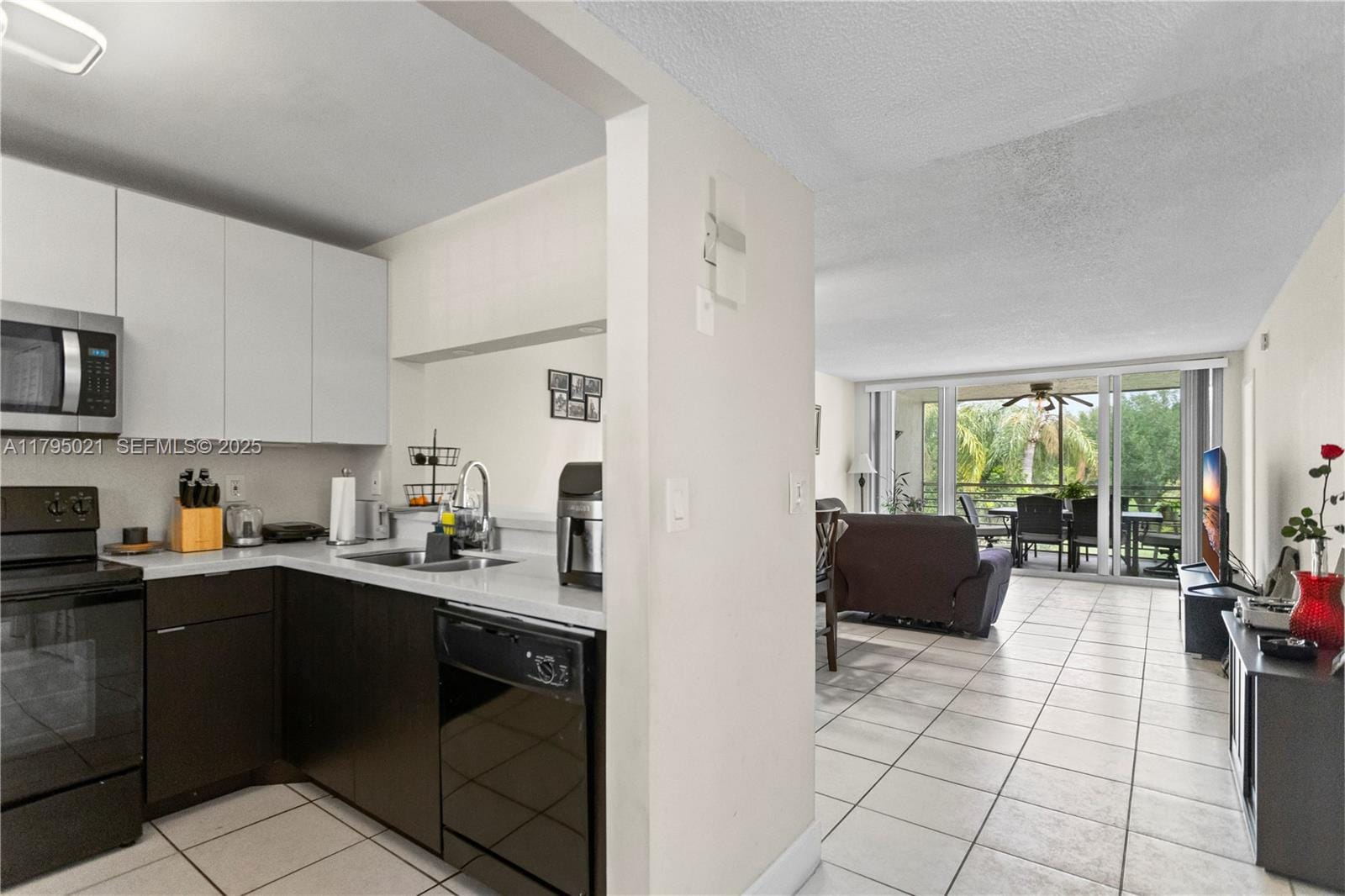 9501 Seagrape Drive 205, Davie, FL 33324 photo 4