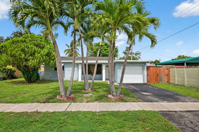 2420 N 58th Terrace, sold in Sheridan Park, Hollywood, FL