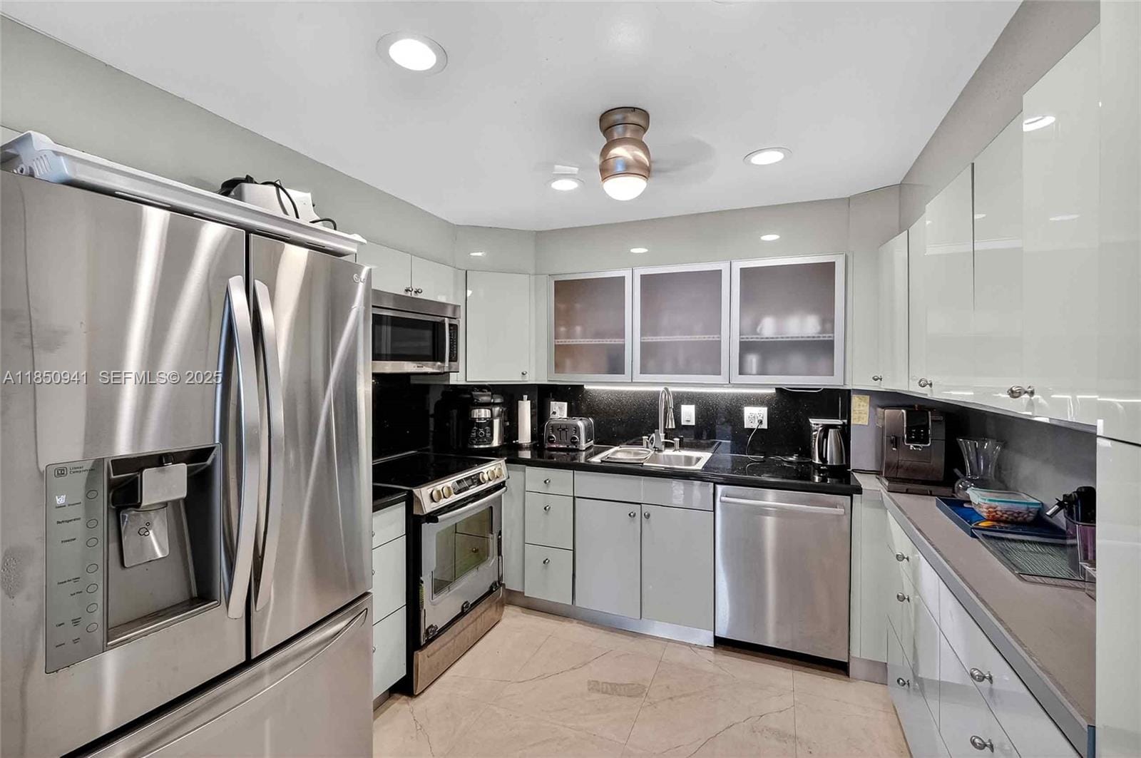 300 Bayview Drive 1616, Sunny Isles Beach, FL 33160 photo 15
