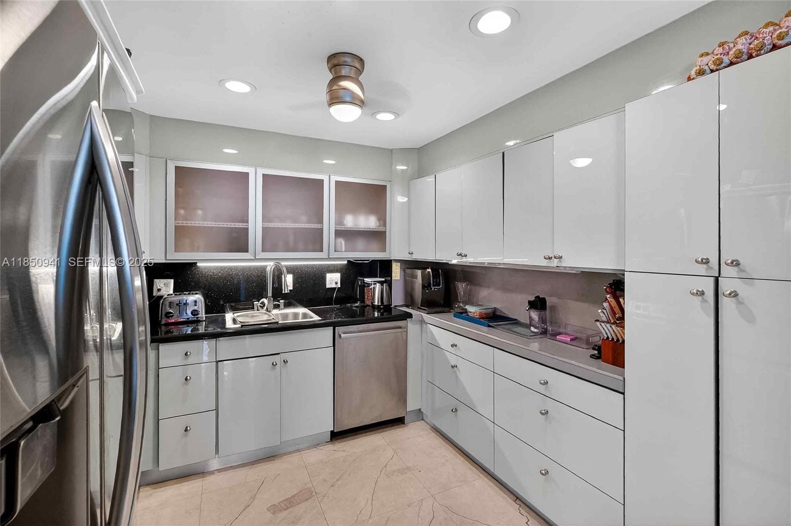 300 Bayview Drive 1616, Sunny Isles Beach, FL 33160 photo 17