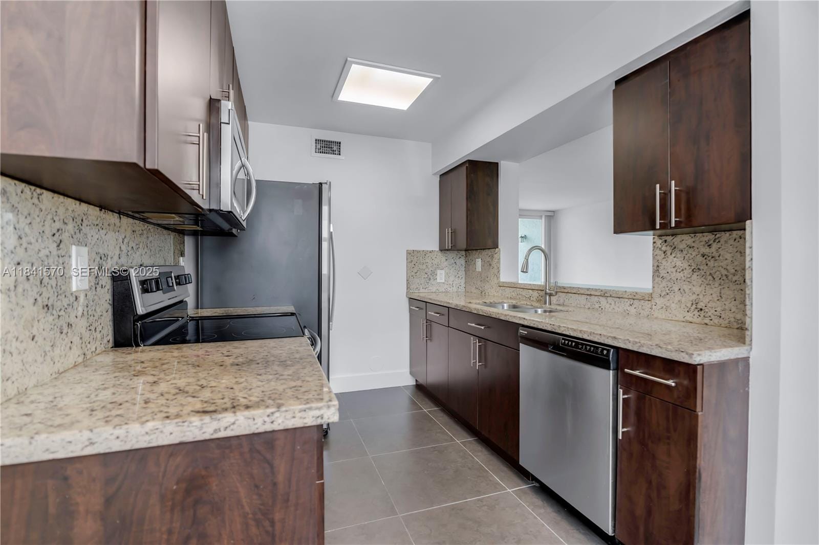 9749 NW 48th Terrace 319 — photo 5