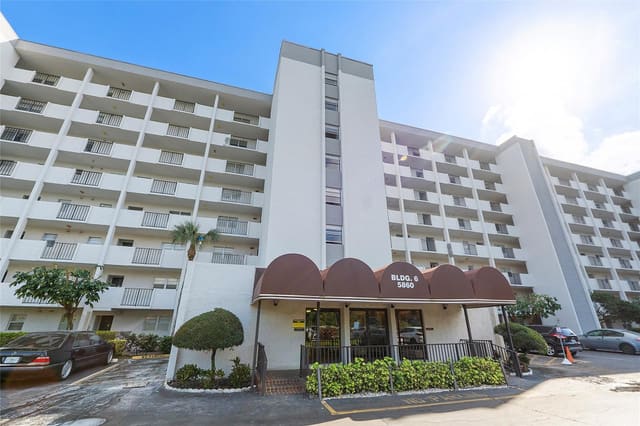5860 NW 44th Street 403, sold in The Isles Of Inverrary, Lauderhill, FL