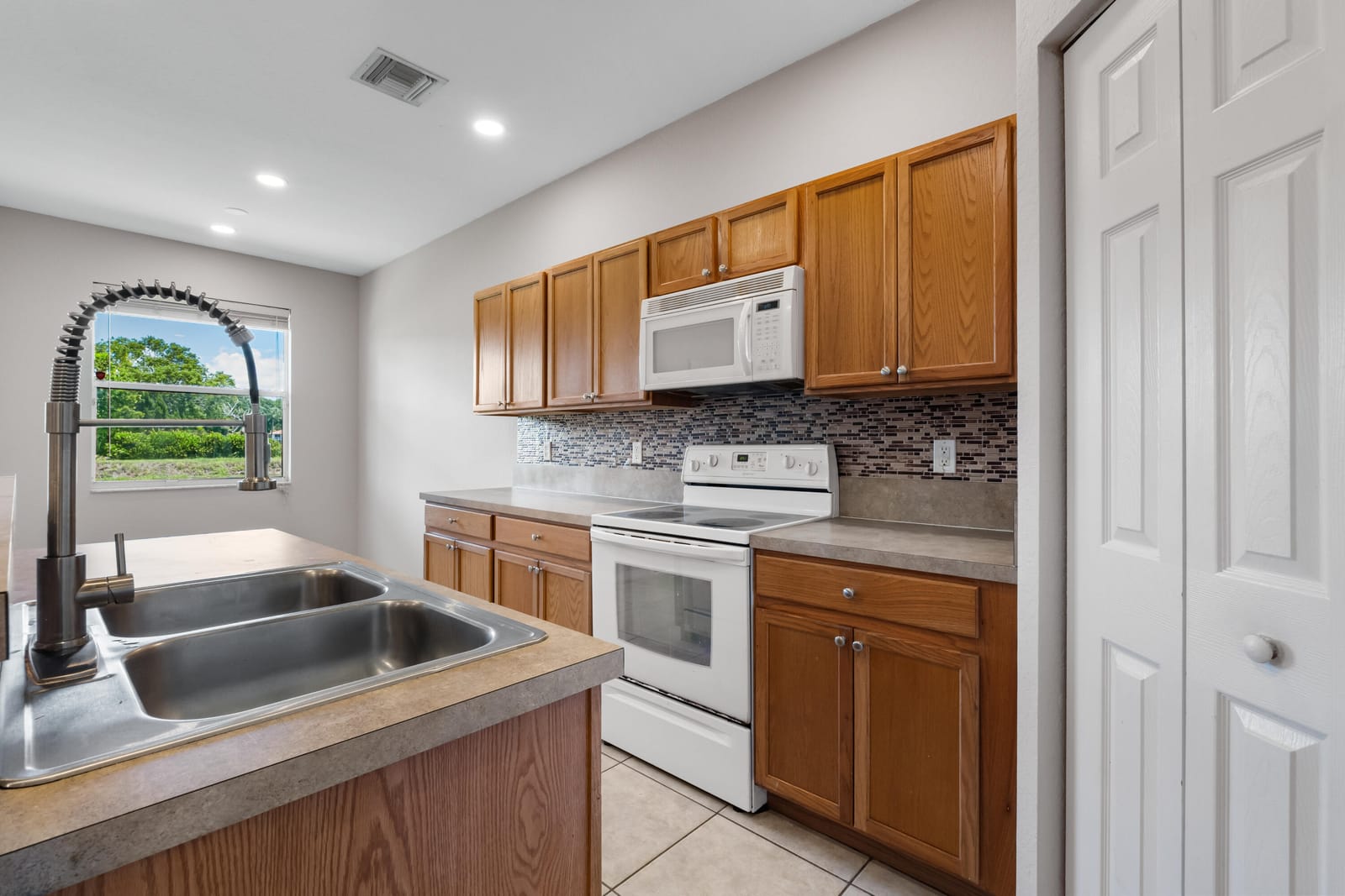 3051 Grandiflora Drive, Greenacres, FL 33467 photo 9