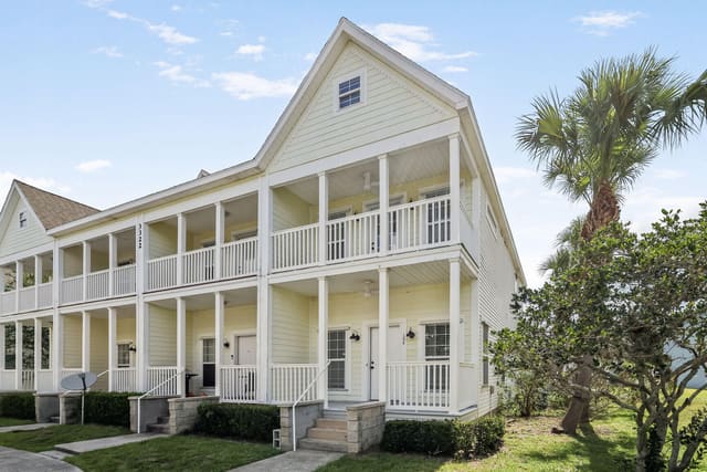 3322 Monterey Square Lane 104, sold in Magnolia Square, Fort Pierce, FL
