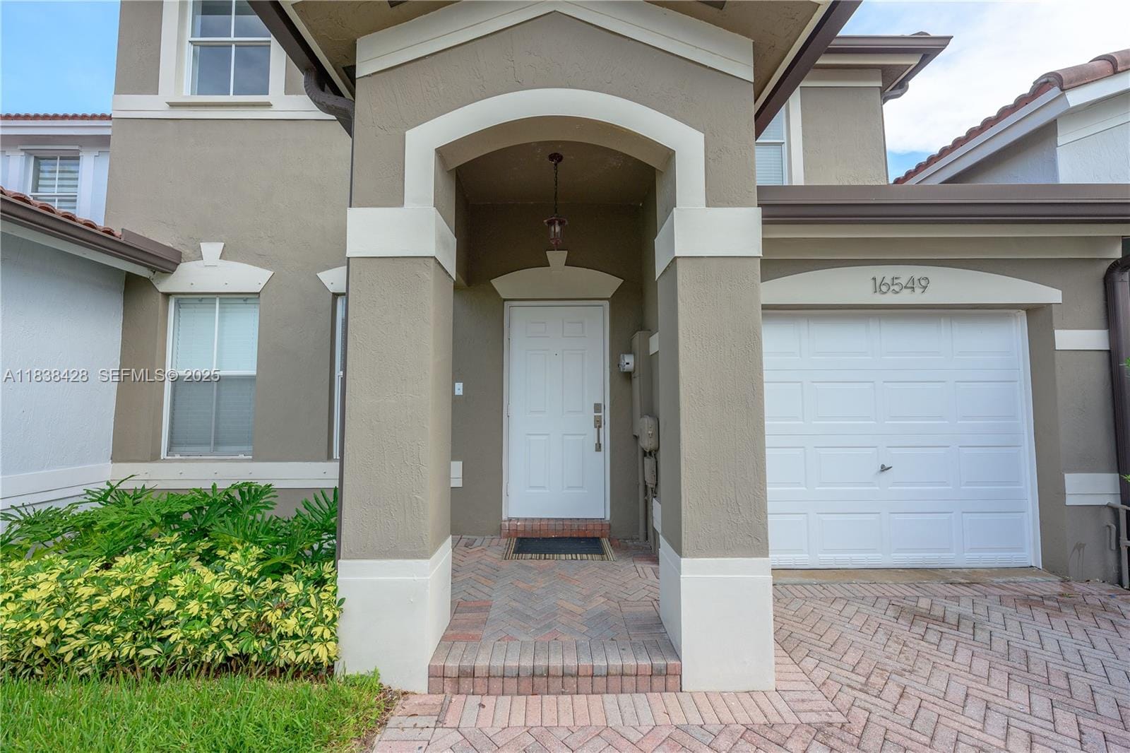 16549 SW 48th Terrace, Miami, FL 33185 photo 2