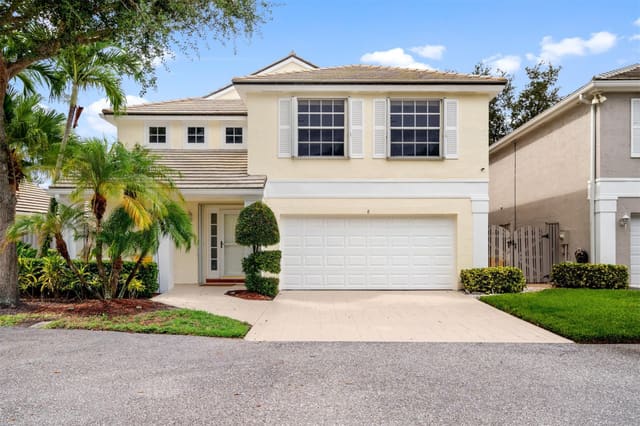 8 Governors Court, sold in Bristol Club At Pga Natl, Palm Beach Gardens, FL
