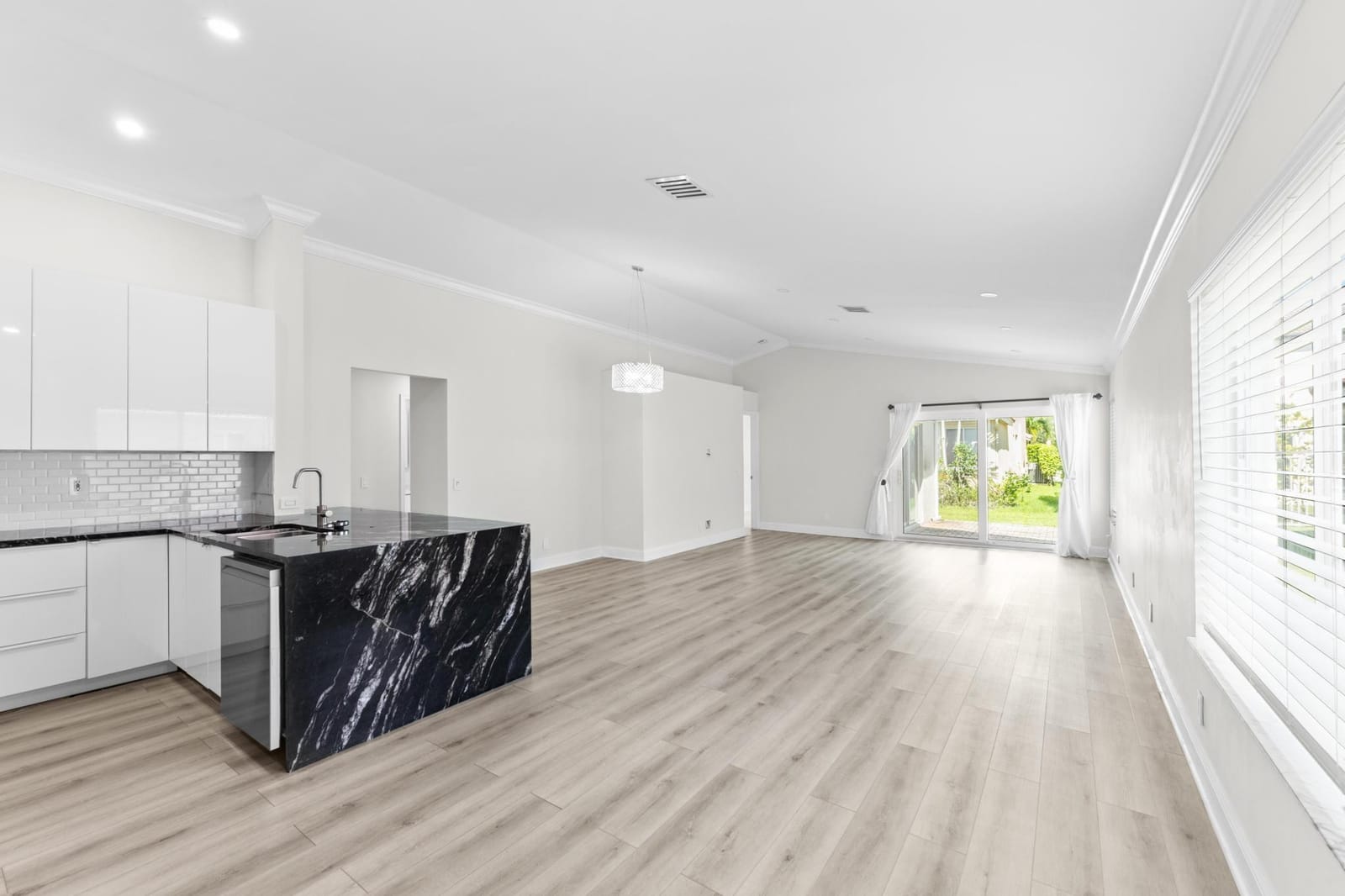 1425 Majesty Terrace — photo 11