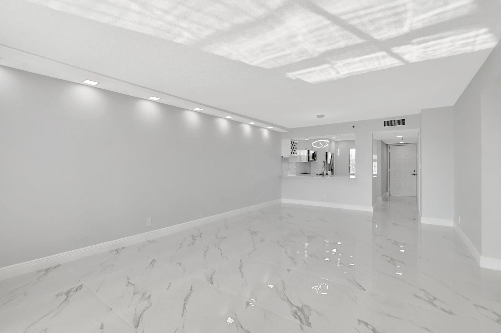 7076 Huntington Lane 407 — photo 3