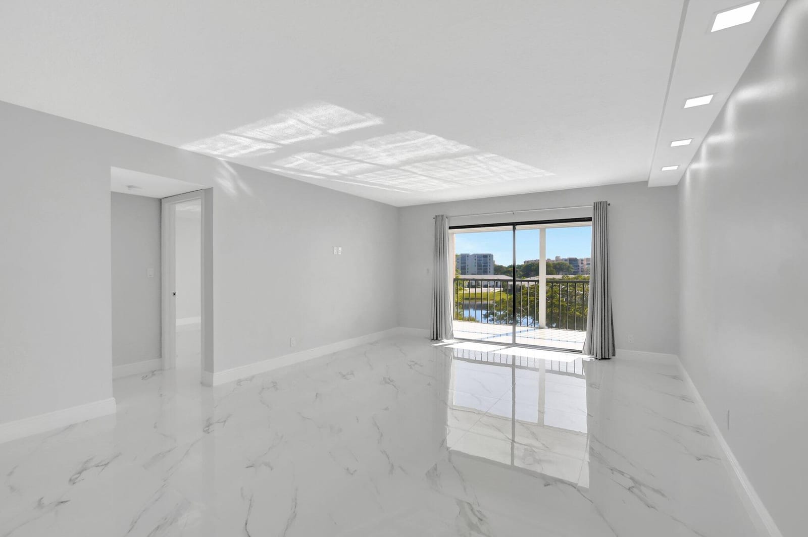 7076 Huntington Lane 407 — photo 4