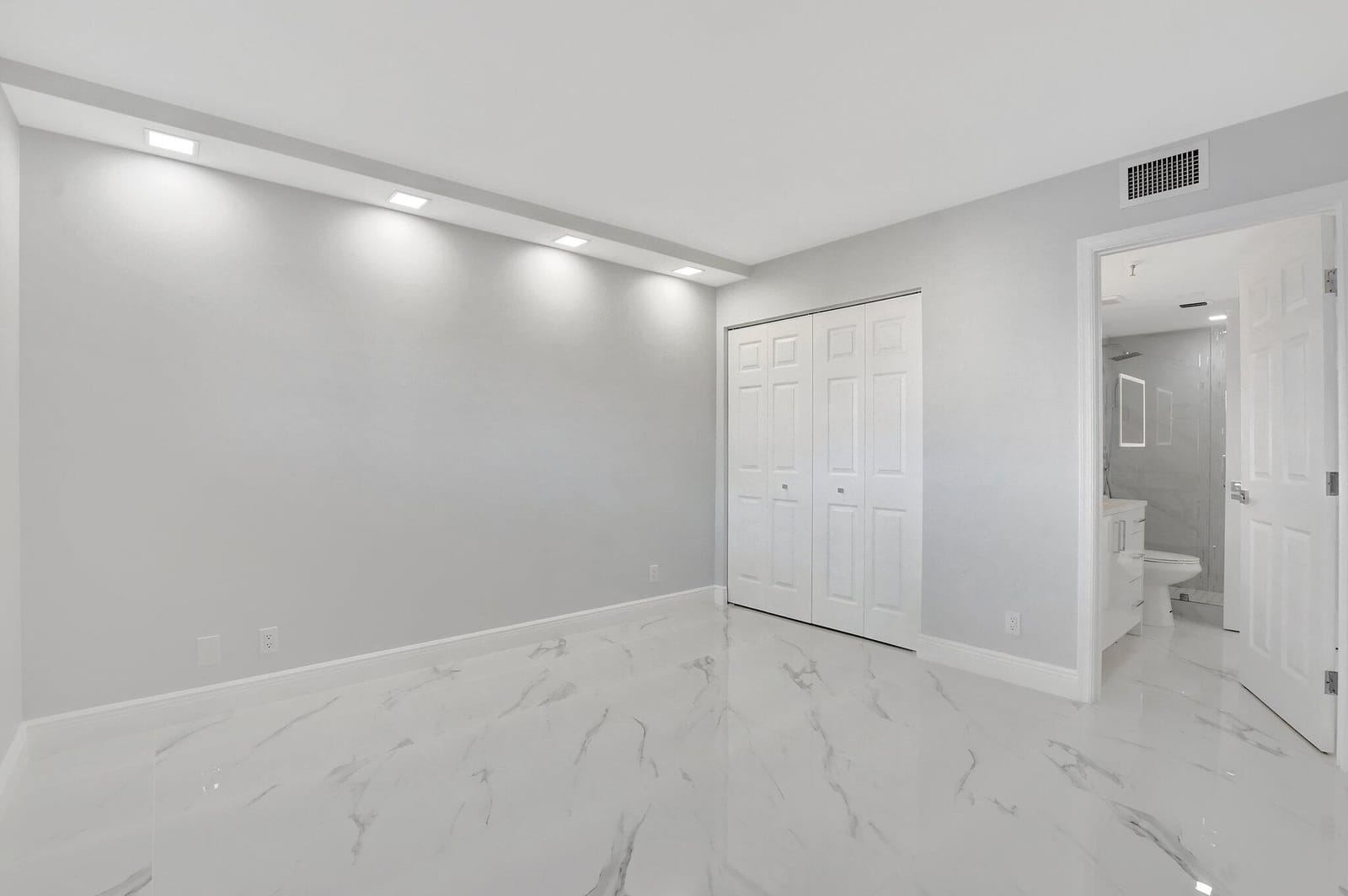7076 Huntington Lane 407 — photo 8