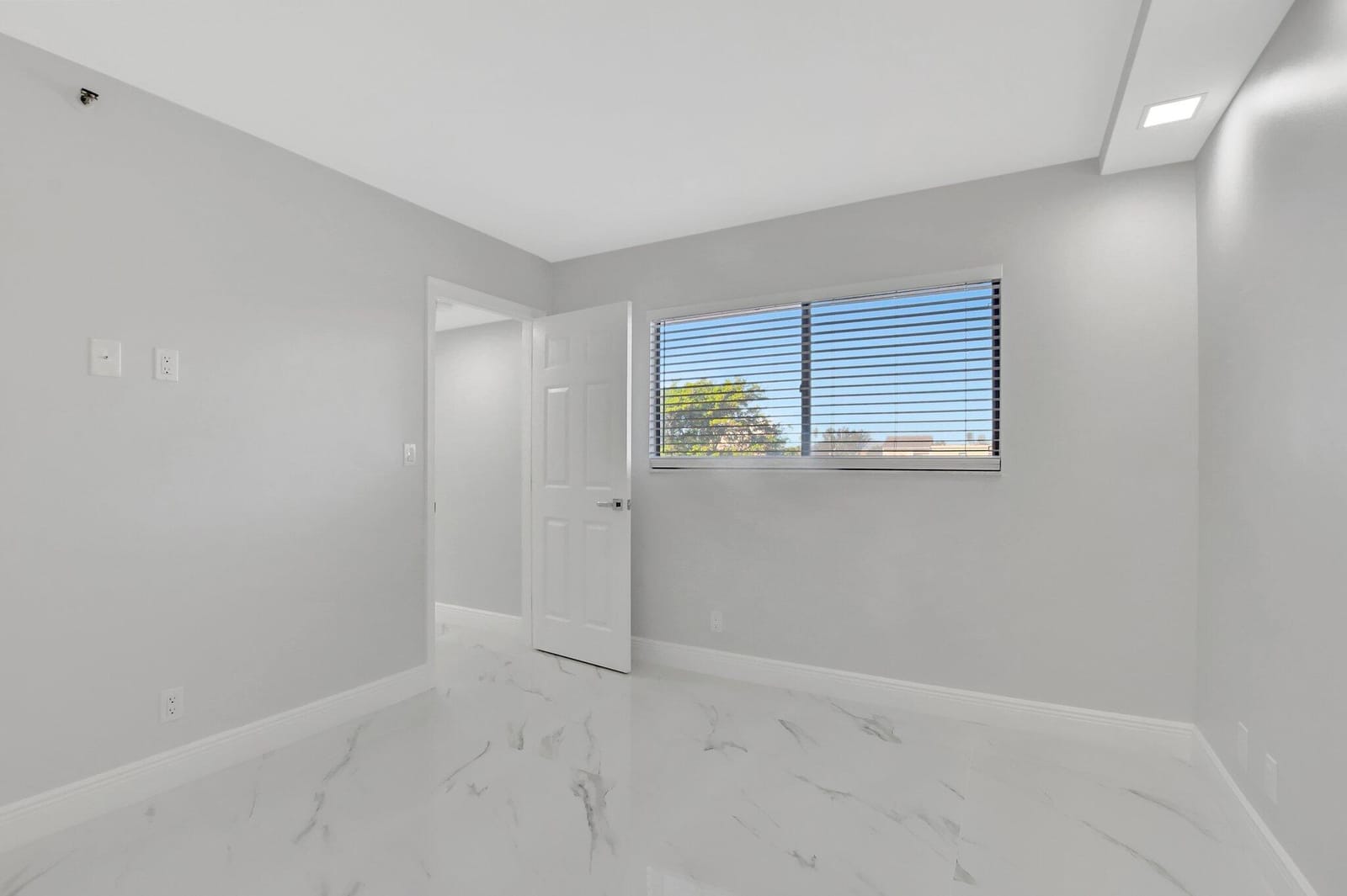 7076 Huntington Lane 407 — photo 9