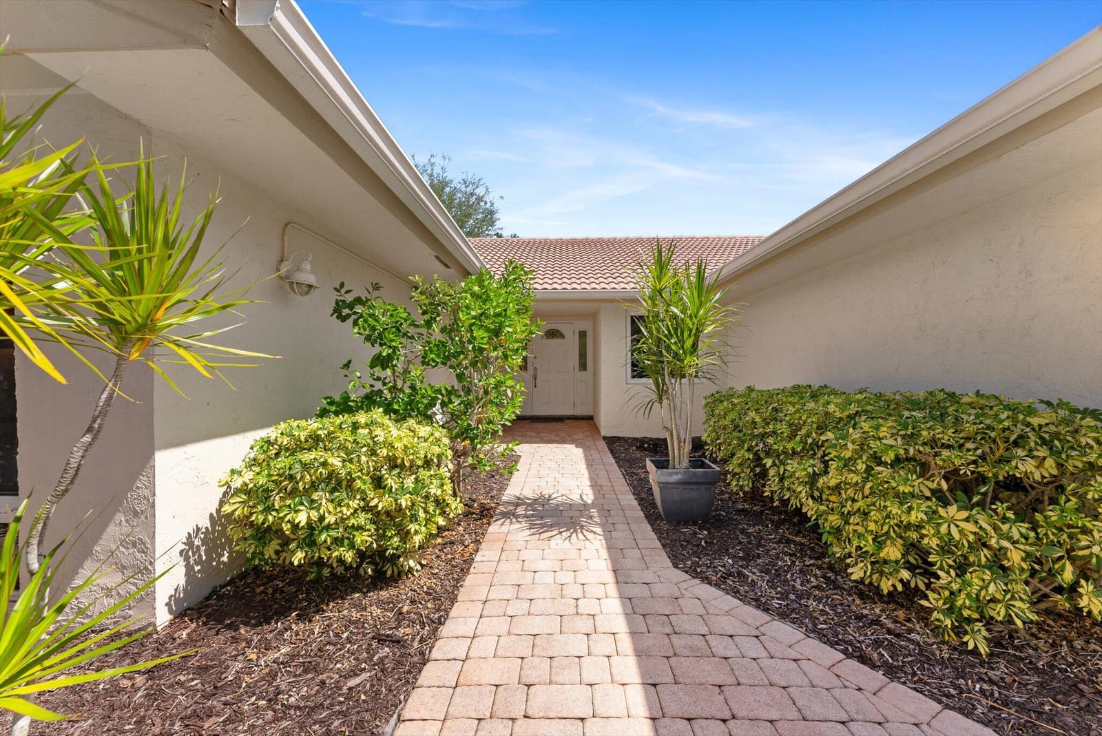 6858 Villas Drive W, Boca Raton, FL 33433 photo 2