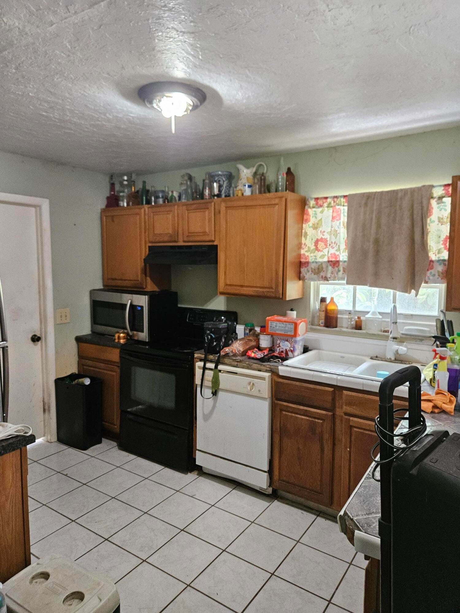 16970 W Cornwall Drive — photo 9