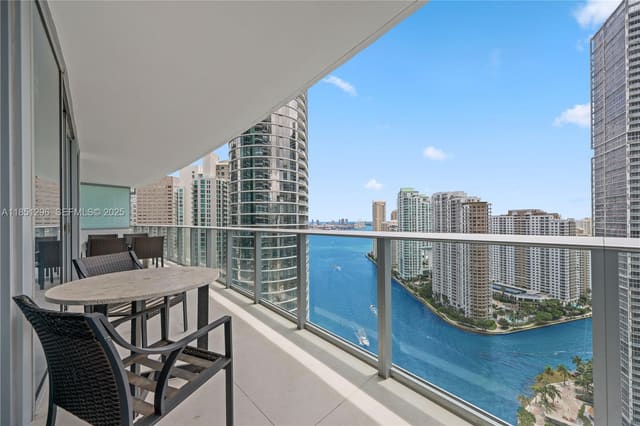 200 Biscayne Boulevard Way 3207, Miami, FL 33131