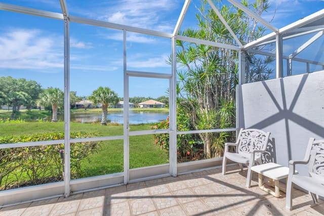 9564 Crescent View Drive N, Boynton Beach, FL 33437