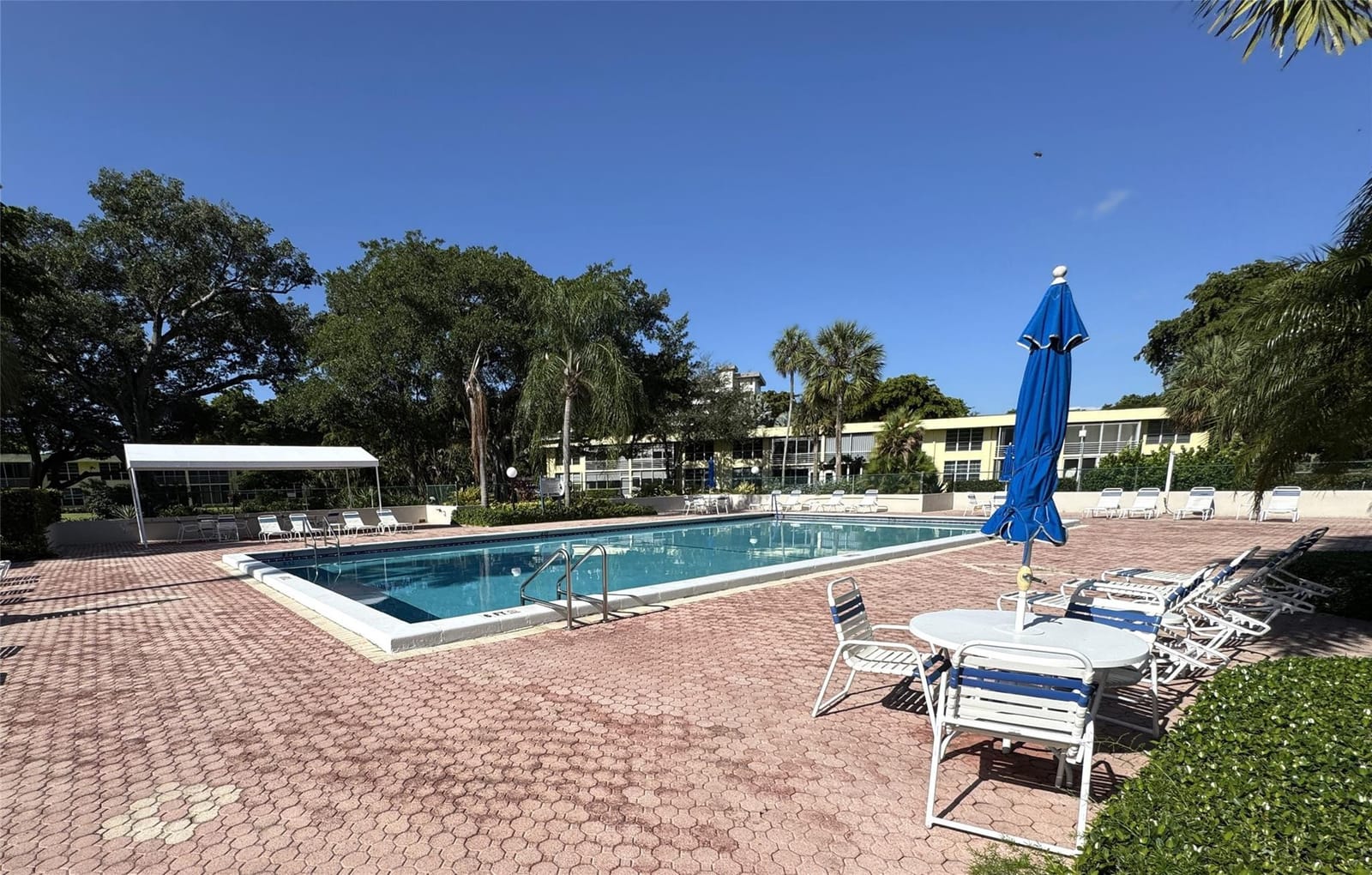 575 Oaks Lane 209, Pompano Beach, FL 33069 photo 16