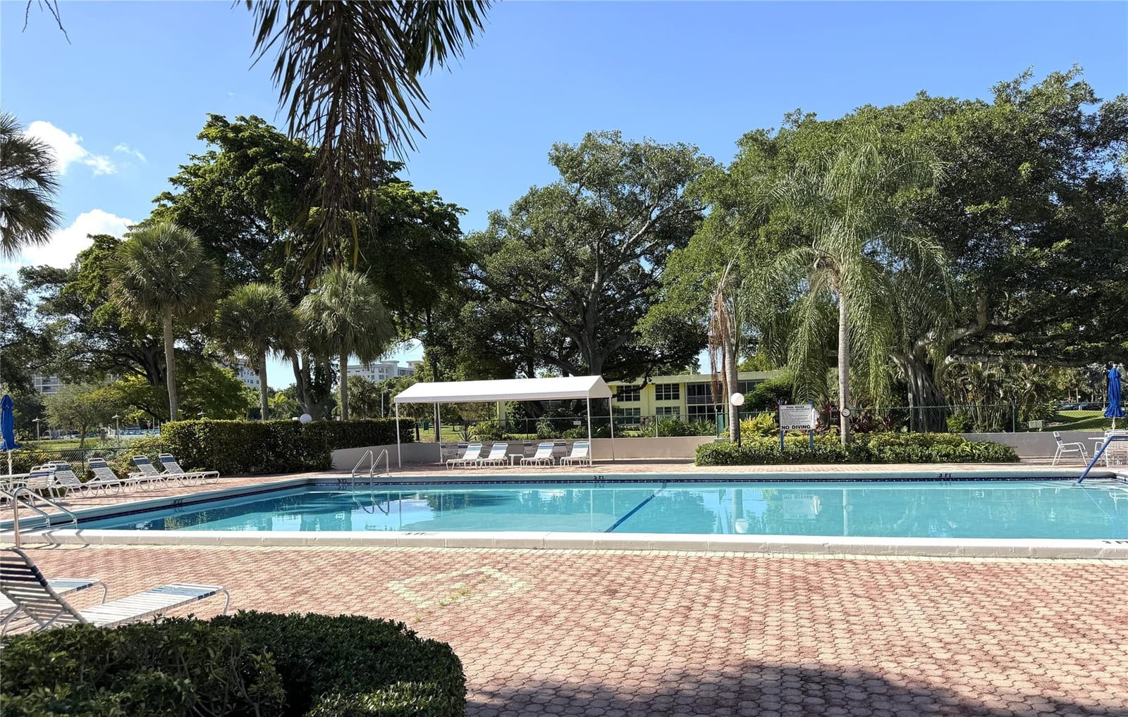 575 Oaks Lane 209, Pompano Beach, FL 33069 photo 17