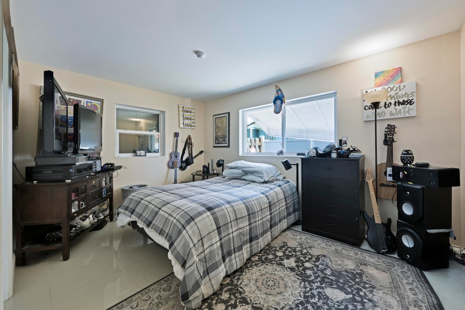 425 San Mateo Drive — photo 11