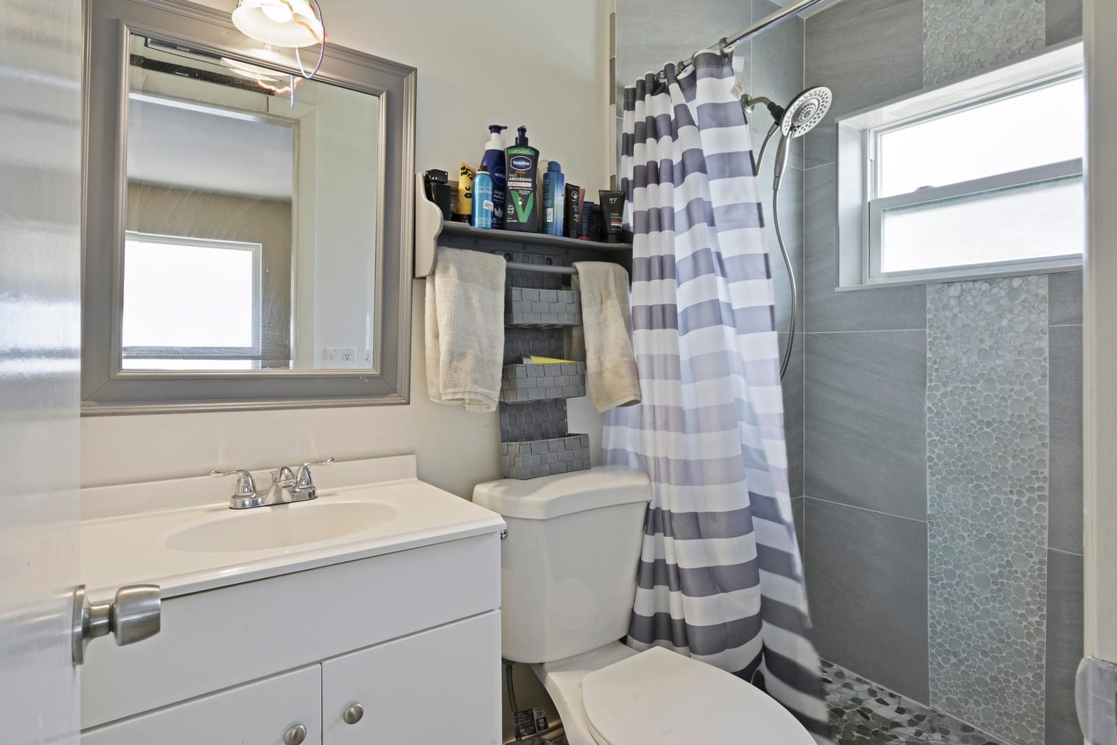 425 San Mateo Drive — photo 12