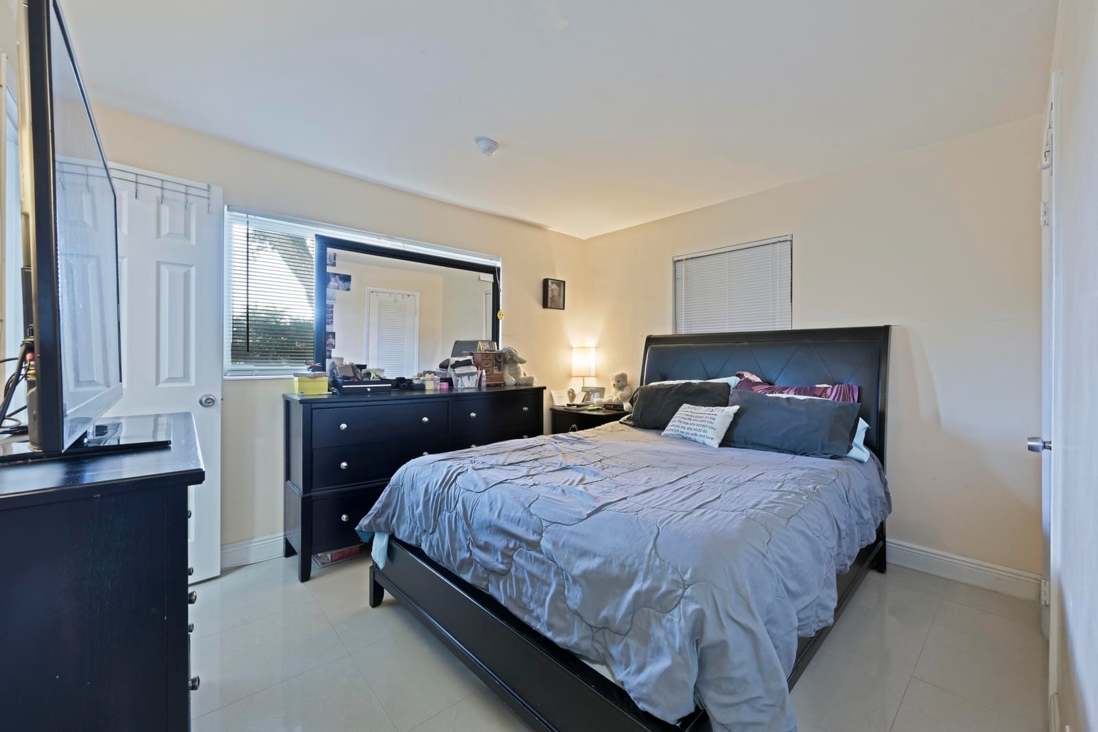 425 San Mateo Drive — photo 9