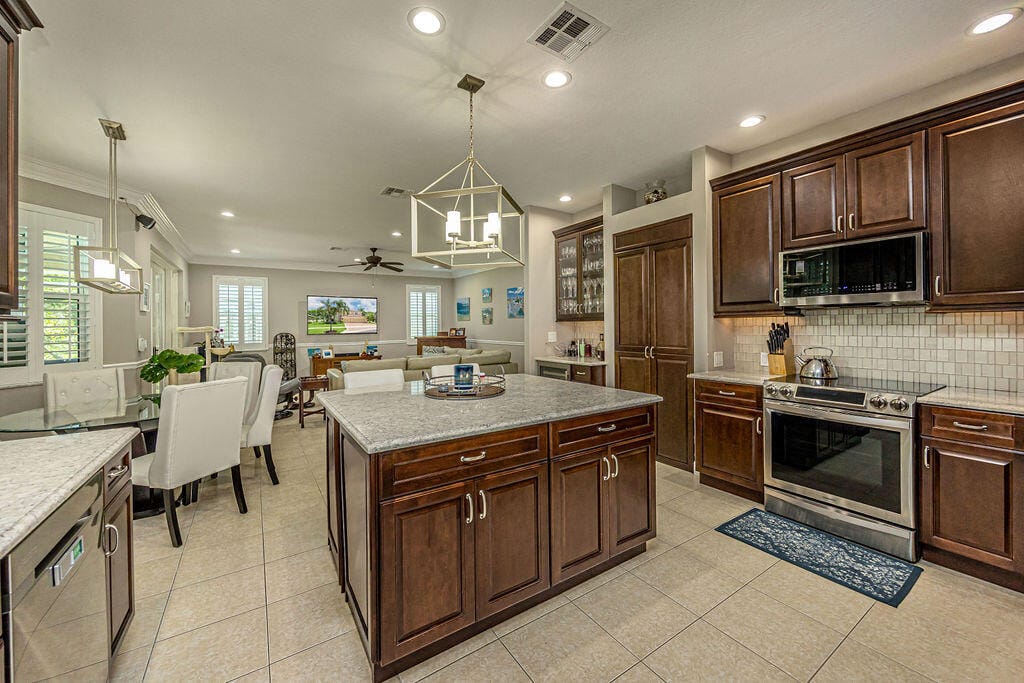 6644 Marbletree Lane, Lake Worth, FL 33467 photo 12