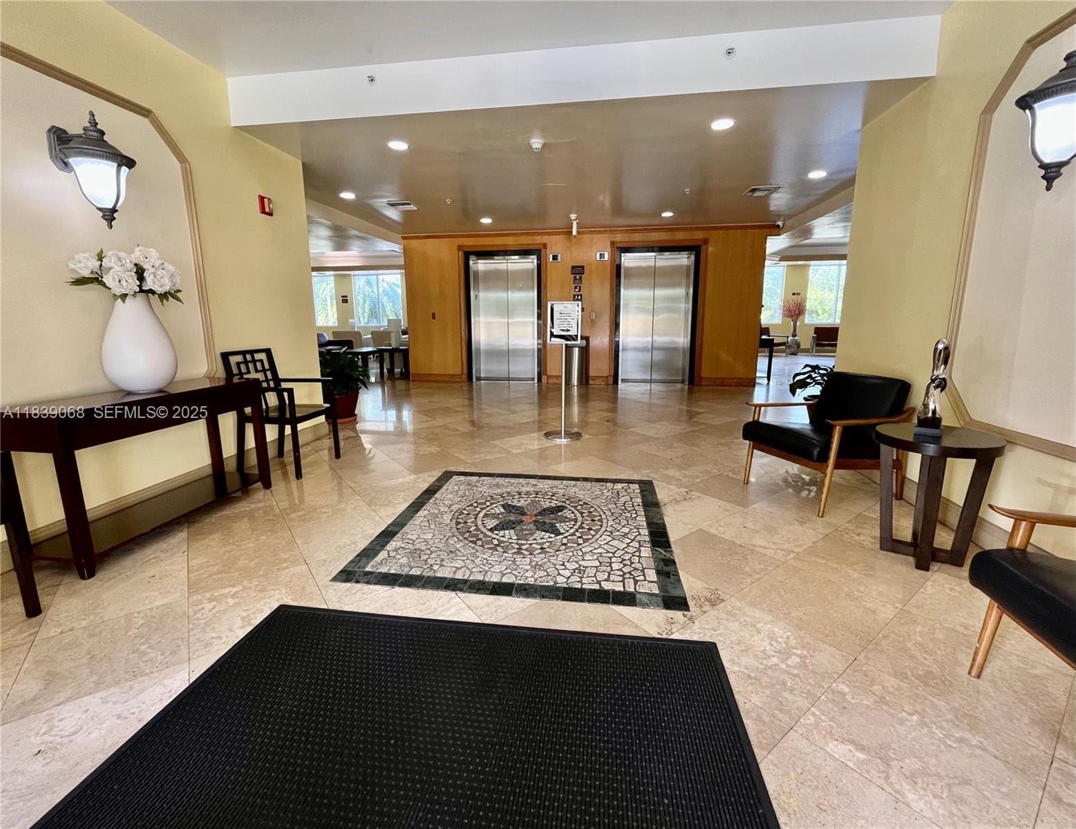 3500 Coral Way 913 — photo 2
