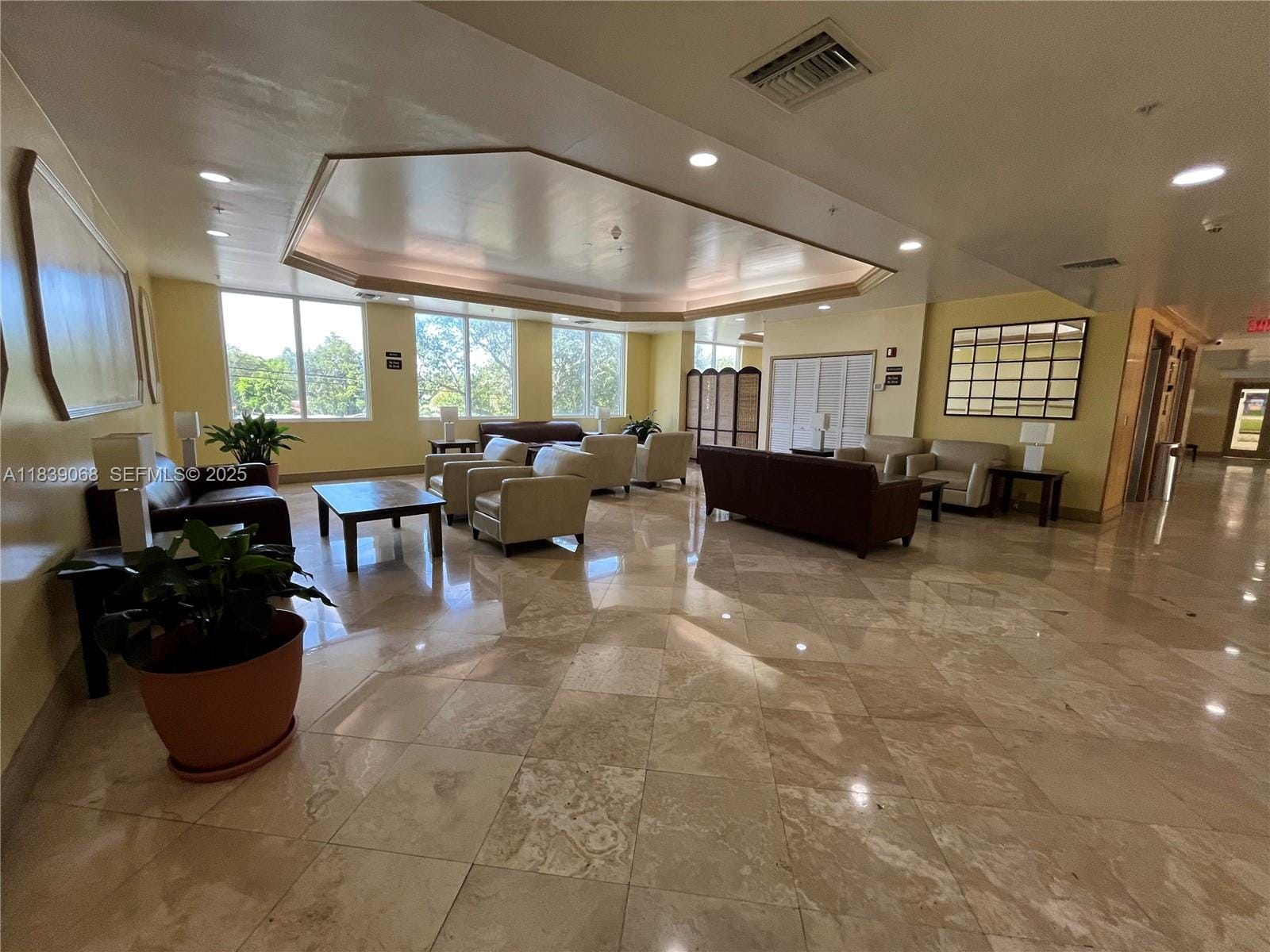 3500 Coral Way 913 — photo 3